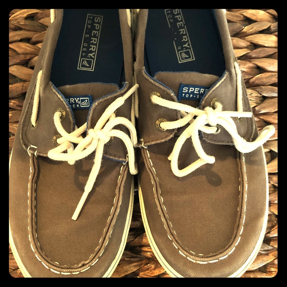 Canvas Sperry boat shoes